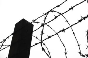 barbed-wire-clipart-a-tall-black-pole