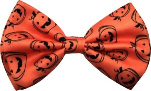 bowtie-clipart-a-bow-tie-with-pattern-of-skulls-on-it