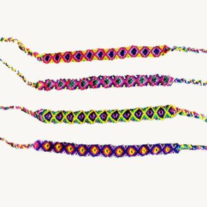 friendship-bracelet-clipart-three-colorful-braids